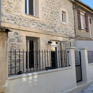 https://arles-maison-de-ville-a-deux-pas-de-tour-luma.fr-provencehotel.com